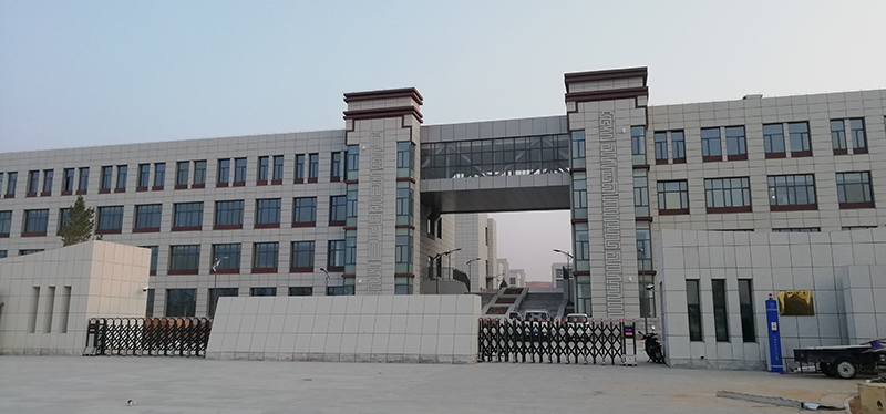 鄂爾多斯市蒙古族學校電教室電腦桌，安裝升降屏風桌
